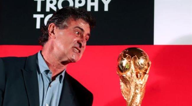 أسطورة الأرجنتين يطالب ميسي ومبابي ونيمار بترك الغرور