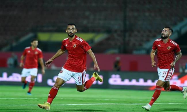 الشوط الأول .. الأهلى يتقدم على المنستيرى بهدفين لـ عبد القادر وحمدى فتحى