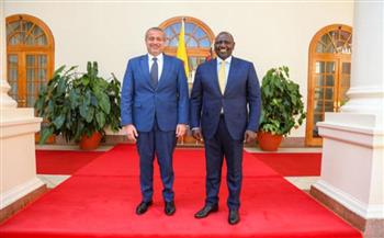   السفير المصري يلتقي مع رئيس جمهورية كينيا للتوديع