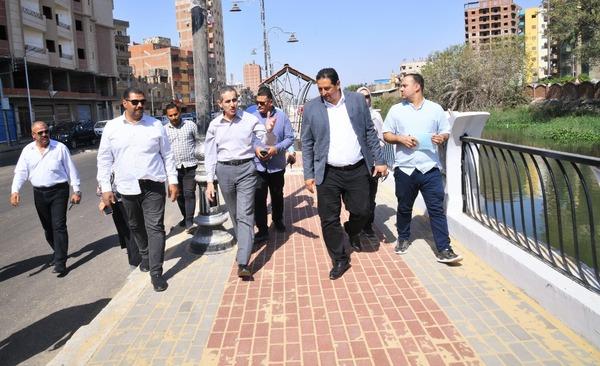 محافظ الغربية يتفقد مشروعات الرصف بمركز طنطا ومدينة طنطا