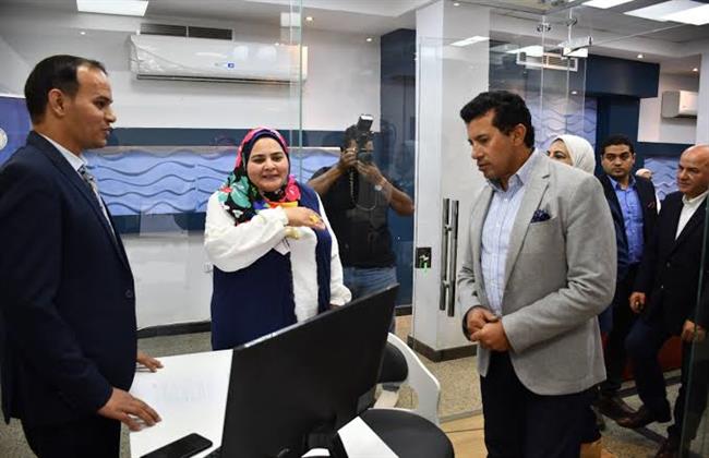 وزير الشباب والرياضة يتفقد وحدة تطوير الأعمال لمبادرة رواد النيل