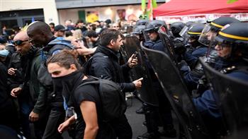   فرنسا: محتجون يهاجمون بنوكا ويشتبكون مع الشرطة في تظاهرات ضد غلاء الأسعار والطاقة