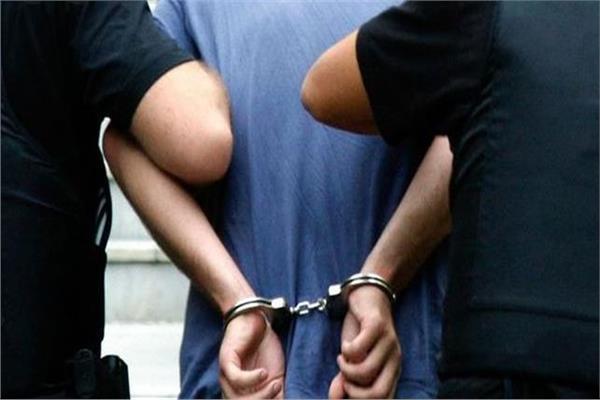 أوهم ضحاياه بتعيين أبنائهم.. نصاب الوظائف الوهمية في قبضة الداخلية