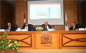 لمواجهة السيول.. محافظ قنا يعقد اجتماعا عاجلا