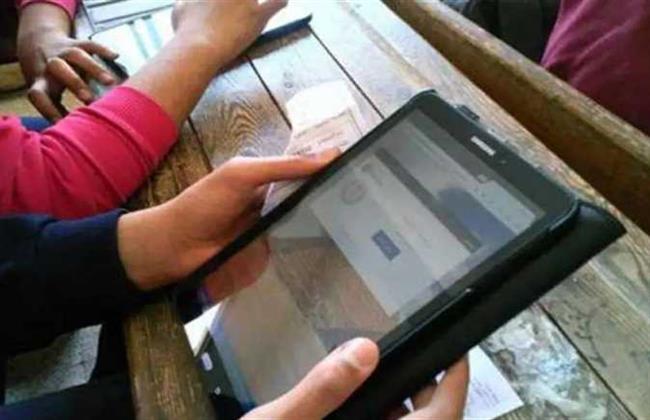 تعليم الوادي الجديد: استلام 1700 جهاز تابلت للصف الأول الثانوي