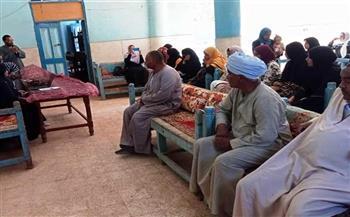 تنظيم 28 جلسة دوار لتوعية 850 مواطنًا داخل 7 قرى بمركزي إدفو وكوم أمبو بأسوان