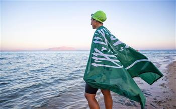   أول امرأة عربية.. طبيبة سعودية تعبر البحر الأحمر سباحة من المملكة إلى مصر