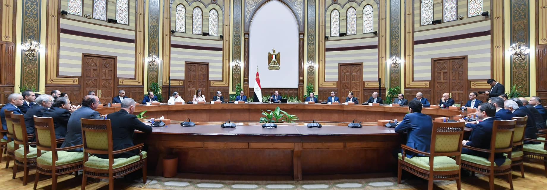 السيسي يستقبل وفداً من رجال الأعمال والمستثمرين المصريين
