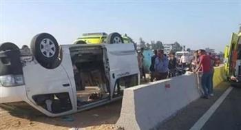 إصابة 19 فى حادث انقلاب سيارة عمالة بطريق مصر إسكندرية بالبحيرة