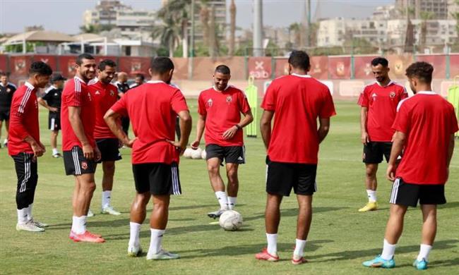 شريف يقود تشكيل الأهلى المتوقع أمام الإسماعيلى