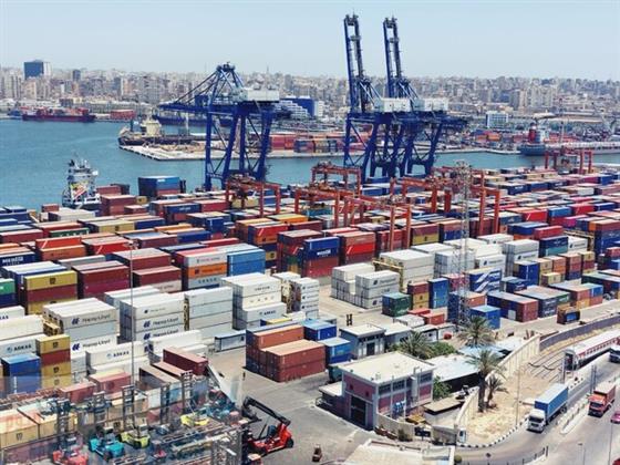 نشاطا كبيرا في حركة السفن والحاويات بالهيئة العامة لميناء الإسكندرية