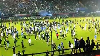   مقتل 127 شخصا خلال أعمال شغب في ملعب كرة قدم بإندونيسيا