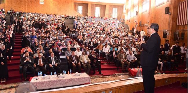 كلية الحقوق بسوهاج تستقبل طلابها الجدد والقدامي