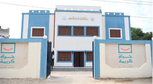 " الداودي " يصطحب طلاب جامعة جنوب الوادى فى جولة لمشروعات حياة كريمة بدشنا فى قنا