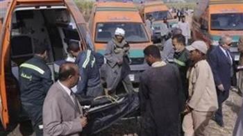   إصابة 13 شخصا في حادث تصادم سيارتين أمام قرية المسيد بقنا