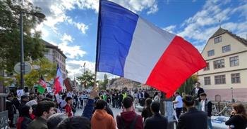   تظاهرات في باريس تطالب بإخراج فرنسا من الاتحاد الأوروبي والناتو