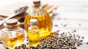 فوائد زيت الخروع.. يعالج الالتهابات وإنبات الرموش والحواجب