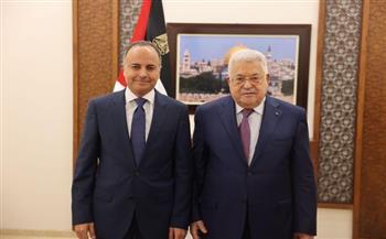   السفير المصري الجديد لدى فلسطين يقدم أوراق اعتماده للرئيس محمود عباس 