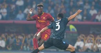 نابولي يعزز صدارته للدوري الإيطالي بالفوز على روما بهدف نظيف