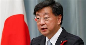   المتحدث باسم الحكومة اليابانية يؤكد أهمية بذل الجهود لبناء علاقات مستقرة مع الصين