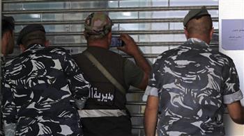 مودع يحتجز رهائن في مصرف بمدينة صيدا جنوبي لبنان