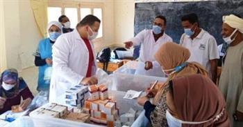 1109 مرضى يتلقون الكشف والعلاج المجانى فى قافلة طبية مجانية بقرى بنجر السكر