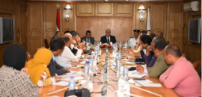 " الداودي " يترأس اجتماع اللجنة العامة لحماية الطفل بقنا