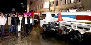 محافظ بني سويف يتابع أعمال رفع تراكمات مياه الأمطار.. ويوجه باستمرار حالة الاستعداد القصوى