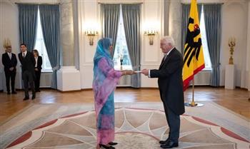  السفيرة إلهام إبراهيم تقدم أوراق اعتمادها سفيرا فوق العادة ومفوضا للسودان لدى ألمانيا