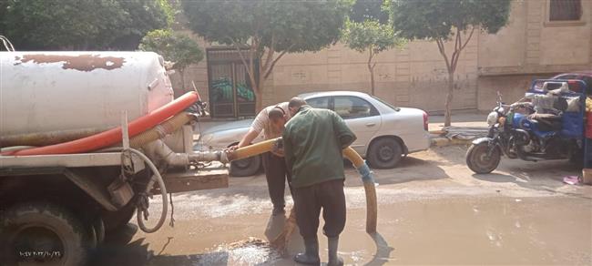 الجيزة تواصل جهود رفع آثار الأمطار وتمهيد الطرق لتحسين حركة سير المواطنين