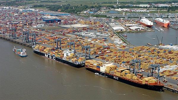 رغم الانتقادات.. الحكومة الألمانية توافق على بيع حصة في أرصفة حاويات بميناء هامبورج لمؤسسة صينية