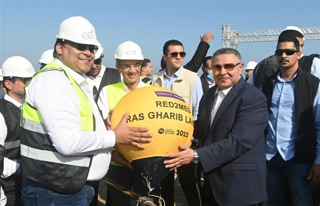 د. عمرو طلعت يدشن الكابل البحرى  Red2Med  الذى يبدأ من رأس غارب إلى بورسعيد
