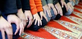   هل الصلاة مع زملائي فى العمل لها نفس ثوابها بالمسجد؟