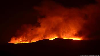   تجدد اشتعال الحرائق بغابة جبل «كيليمانجارو» شمال شرق تنزانيا 
