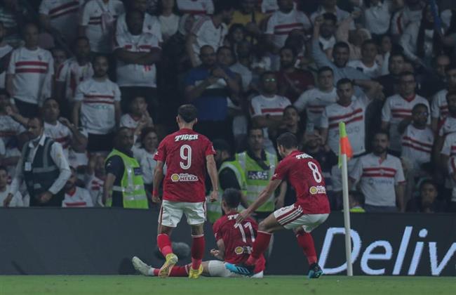 الأهلي يتوج بكأس السوبر المحلي على حساب الزمالك