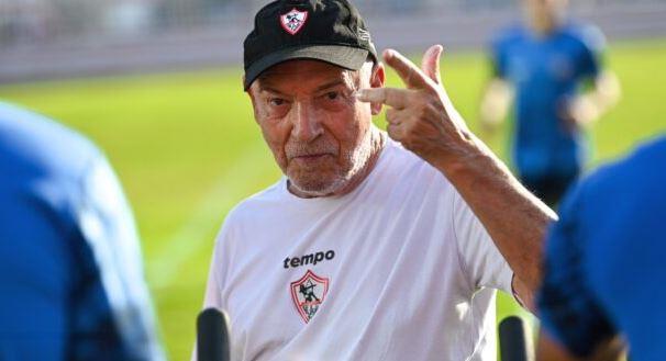 فيريرا يحفز لاعبي الزمالك خلال عمليات الإحماء