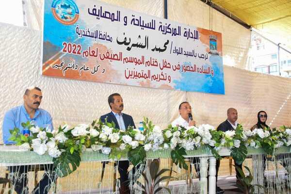الشريف يعلن عن إطلاق مبادرة لإتاحة بعض الأماكن بالشواطئ بالمجان خلال الشتاء لعرض وبيع منتجات الحرف اليدوية 