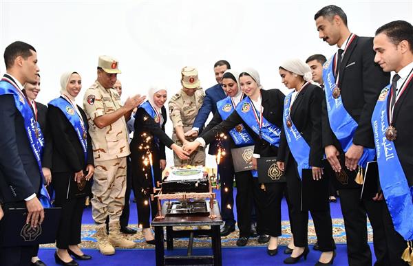 القوات المسلحة تحتفل بتخرج الدفعة الأولى لمأموري الضرائب