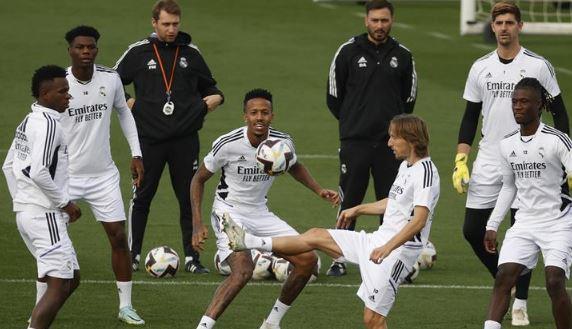 أنشيلوتي يعلن قائمة ريال مدريد لمواجهة جيرونا