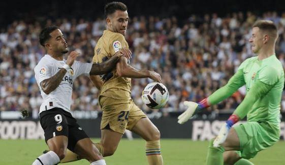 برشلونة يصدر بيانا بشأن إريك جارسيا