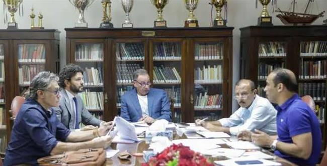الخطيب يبحث مع لجنة التخطيط ترتيبات قطاع الكرة للموسم الجديد