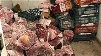 مصادرة 2.5 طن لحوم ودواجن فاسدة داخل مطعم شهير للوجبات الجاهزة بالقاهرة