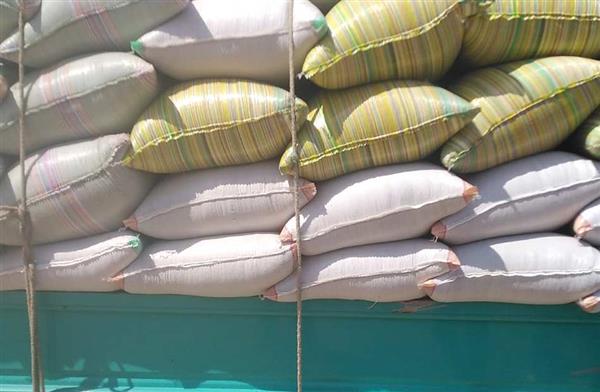 ضبط 8 أطنان أرز جمعها تاجر بالبحيرة