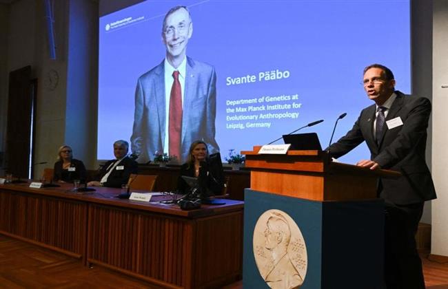 العالم السويدي سفانتي بابو يفوز بجائزة نوبل في الطب