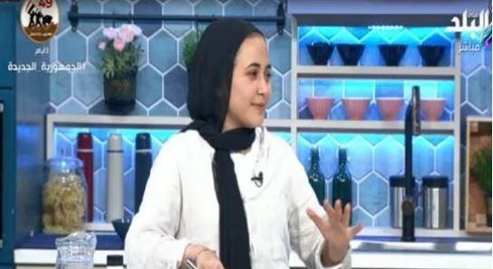 بطريقة سهلة.. أصغر شيف في مصر تقدم وصفة دوناتس التفاح