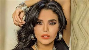 أمينة تعلن تعرضها لأزمة صحية وتعتذر لسالي عبد السلام