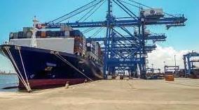   تداول 28 سفينة للحاويات والبضائع العامة بـ ميناء دمياط 