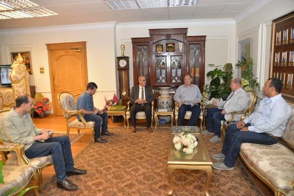 محافظ أسيوط يلتقي رئيس جهاز تعمير الوادي الجديد لمتابعة الموقف التنفيذي لمشروعات «حياة كريمة»
