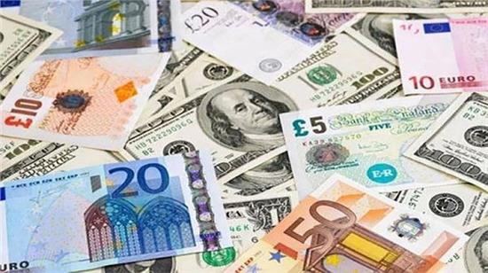 تراجع أسعار صرف العملات الأجنبية والعربية مقابل الجنيه في ختام التعاملات بالبنوك