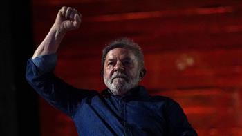الجارديان: فوز لولا دا سيلفا فى انتخابات الرئاسة البرازيلية "عودة سياسية مذهلة"